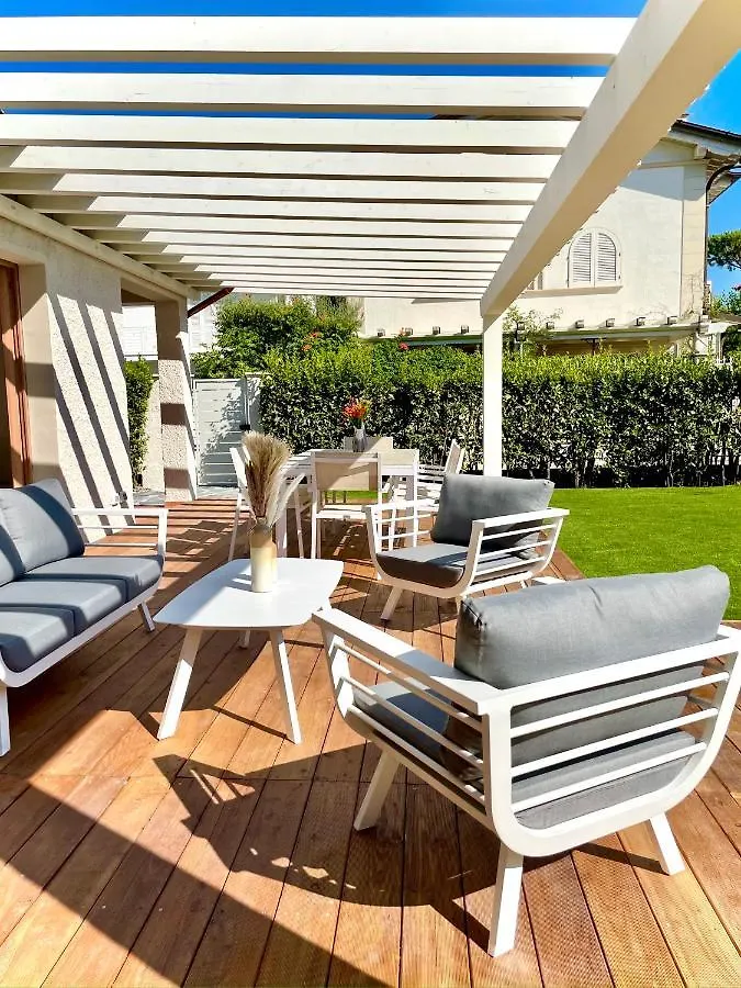 Villa Anastasia Forte dei Marmi 0*,